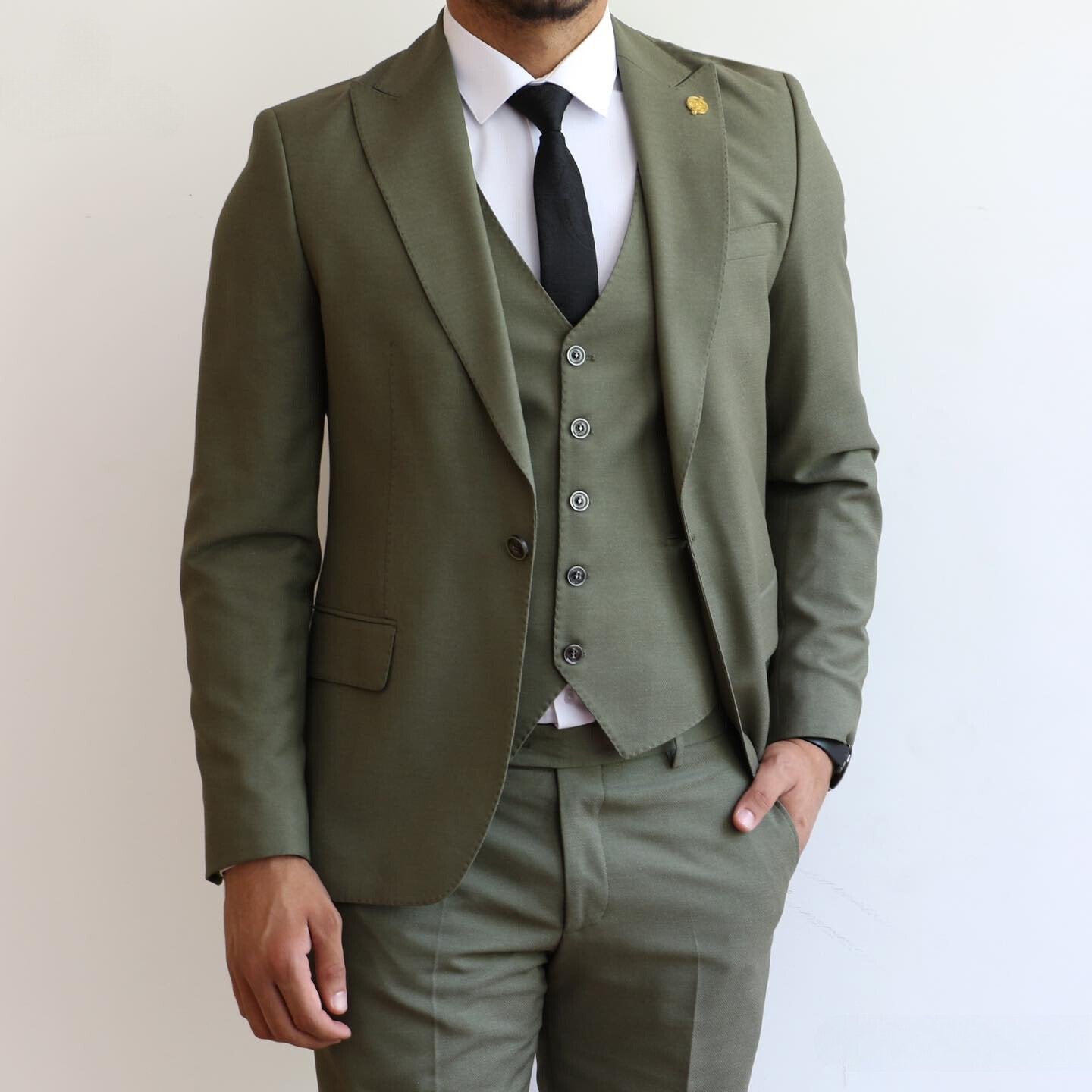 Modern Olive Green Suit - For the Distinguished Gentleman 42 Modern Olive Green Suit - For the Distinguished Gentleman 42